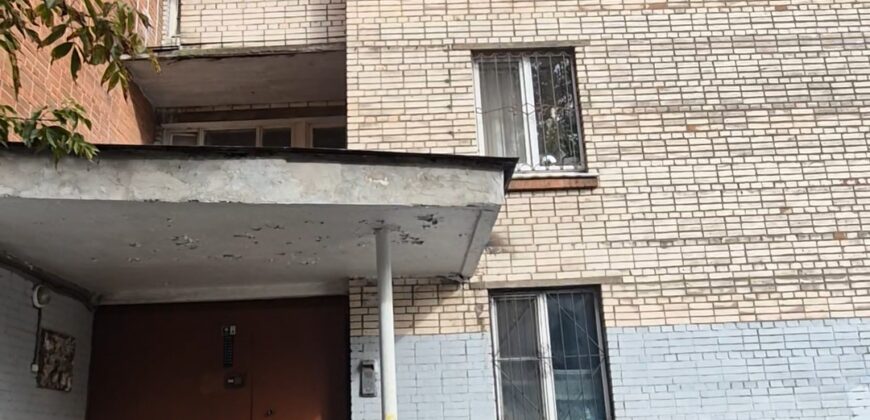 Продается 2-х комнатная кв 46м2 в кирпичном доме на кл. Народная, д.48.