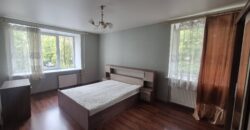 Продается 2-х комнатная кв 46м2 в кирпичном доме на кл. Народная, д.48.