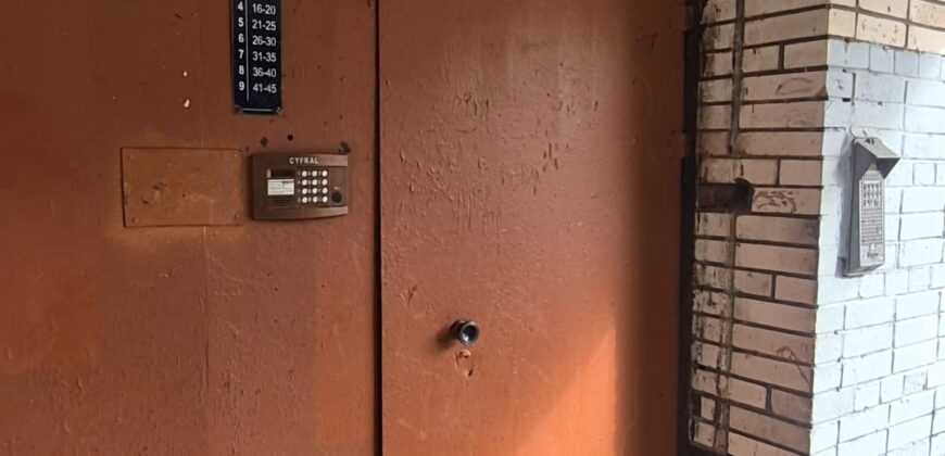 Продается 2-х комнатная кв 46м2 в кирпичном доме на кл. Народная, д.48.